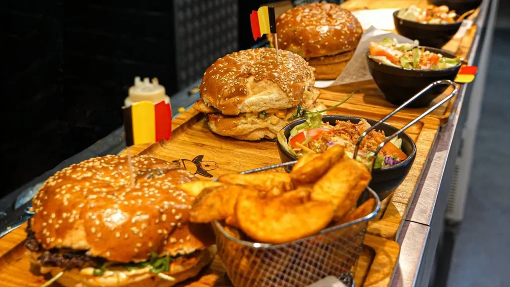 Steaks, burgers, pasta, grills​