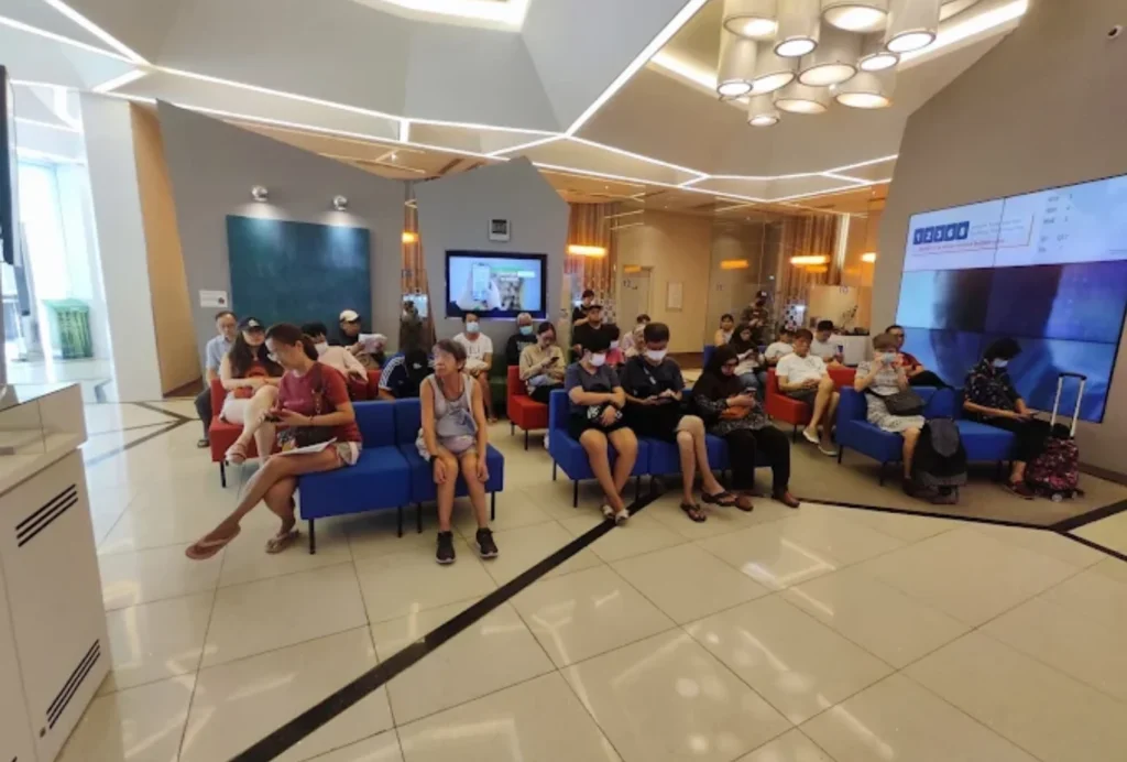 commercial banking hub services