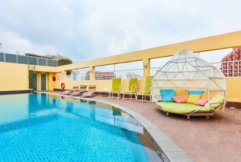 popular hotel brands near tampines
