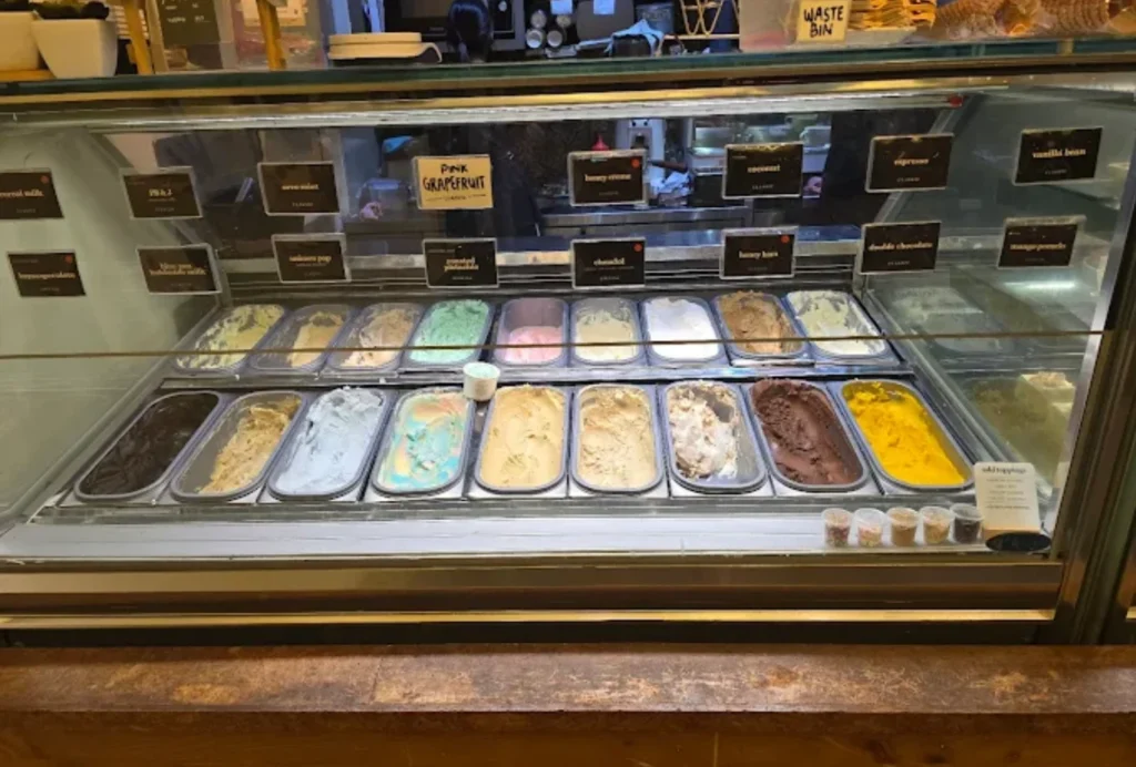 why tampines west is a popular food destination