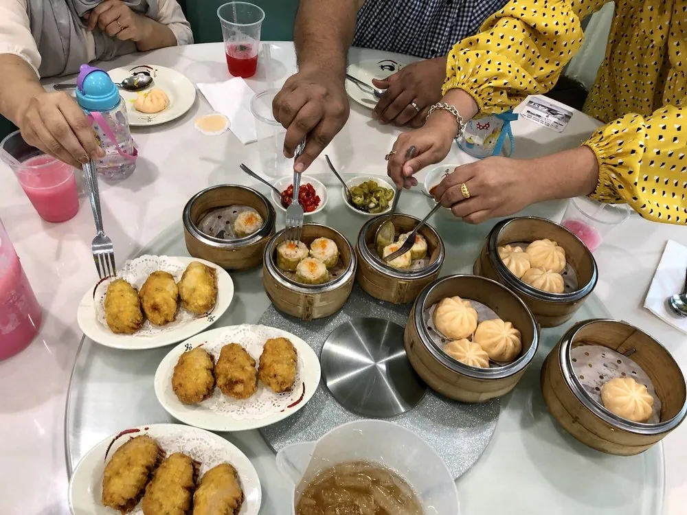 halal dessert options in tampines​